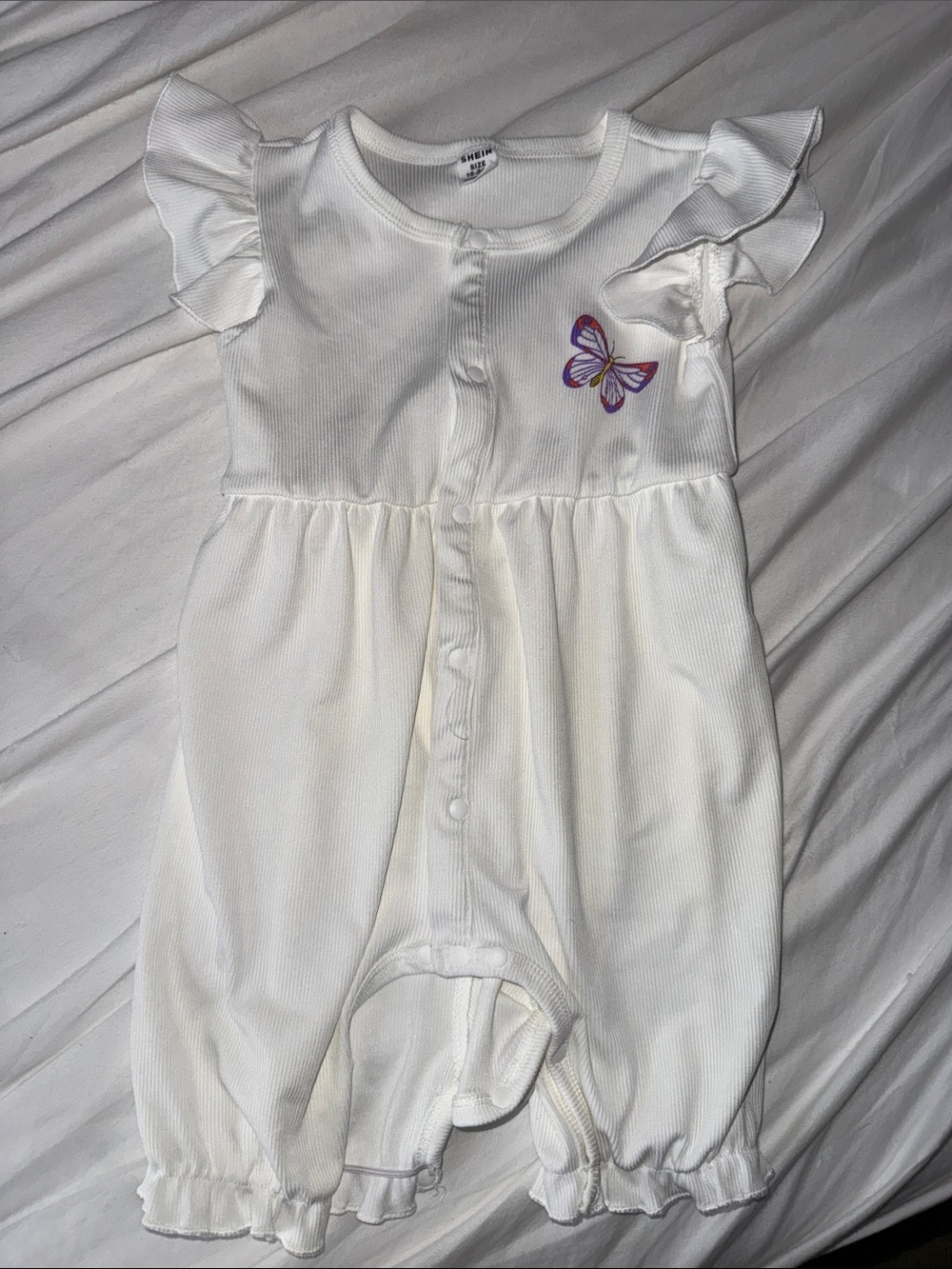 SHEIN White Butterfly Ruffle Sleeve Baby Romper